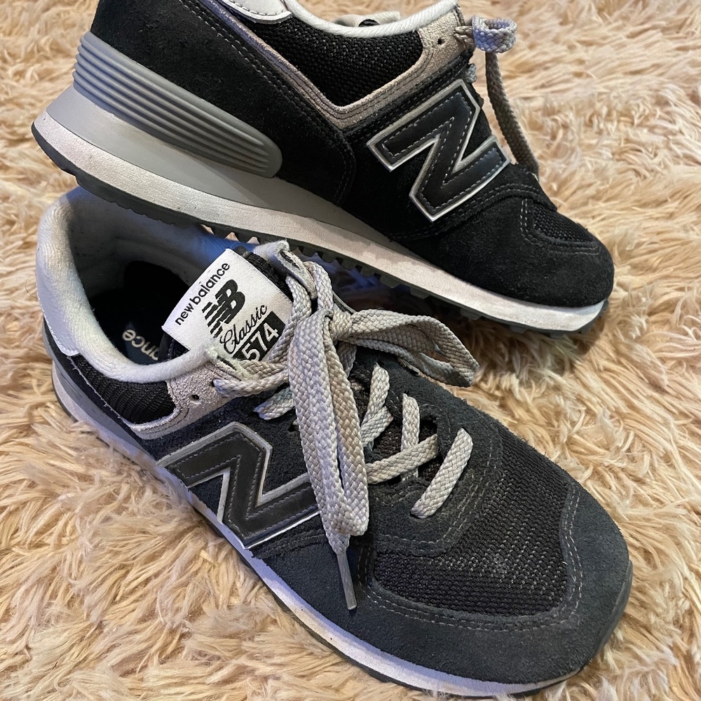 New Balance 574 - Size 8 Womens - Black/Grey